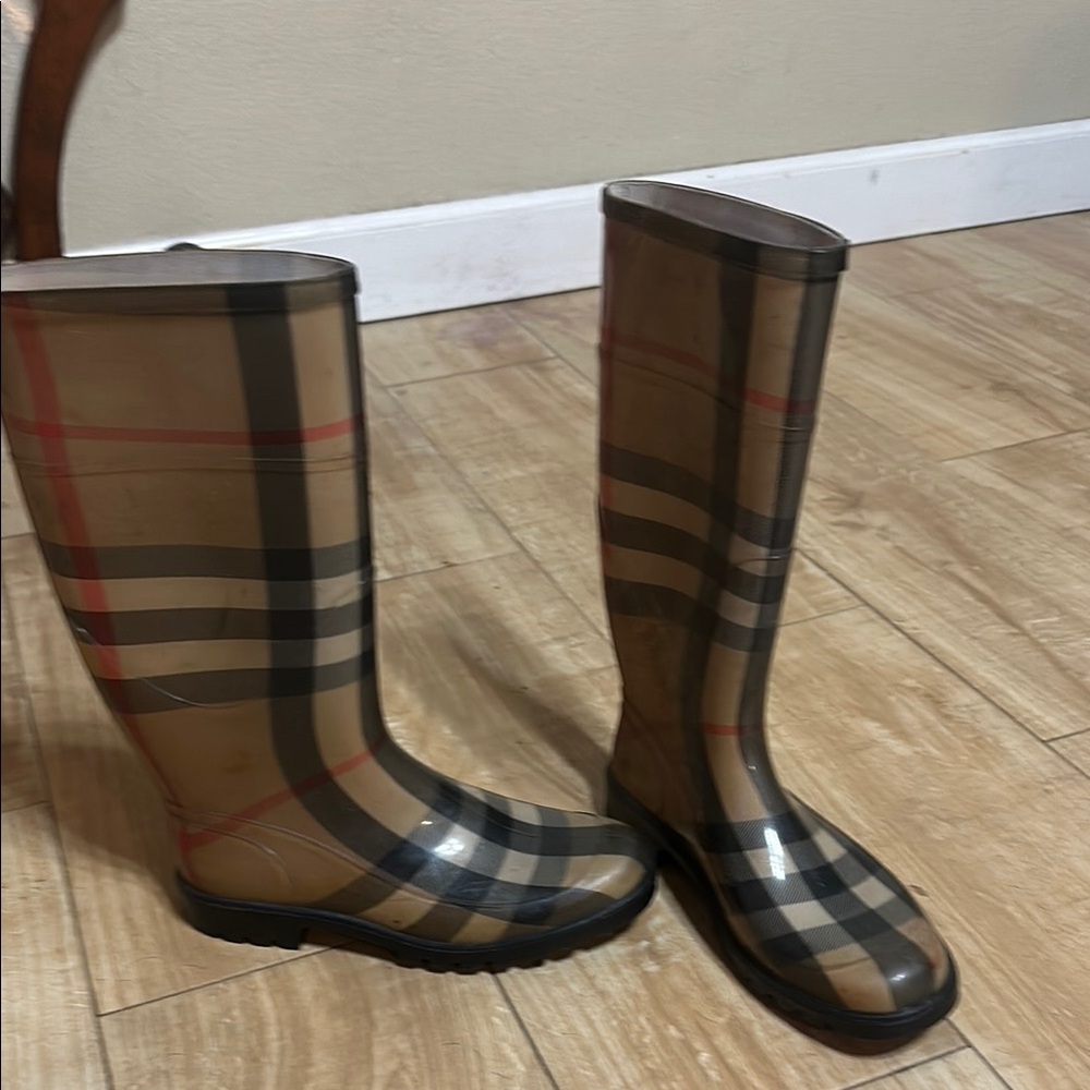 Burberry Checkered Rain Boots in Beige and Black